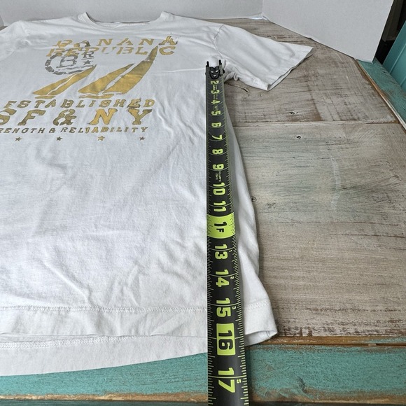 Banana Republic Graphic Tee Unisex Size L EUC - Picture 5 of 6